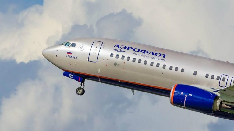 Washingtonul pune pe lista neagră sute de avioane ruseşti, printre care jetul privat al lui Abramovici