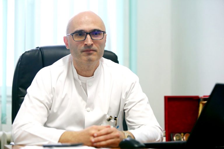 Declarație șocantă a șefului spitalului din Timișoara despre pacienții decedați de COVID în lipsa unui loc la ATI: Erau pacienți cu multiple comorbidităţi, vârstnici, la care inclusiv terapia intensivă nu mai putea ajuta