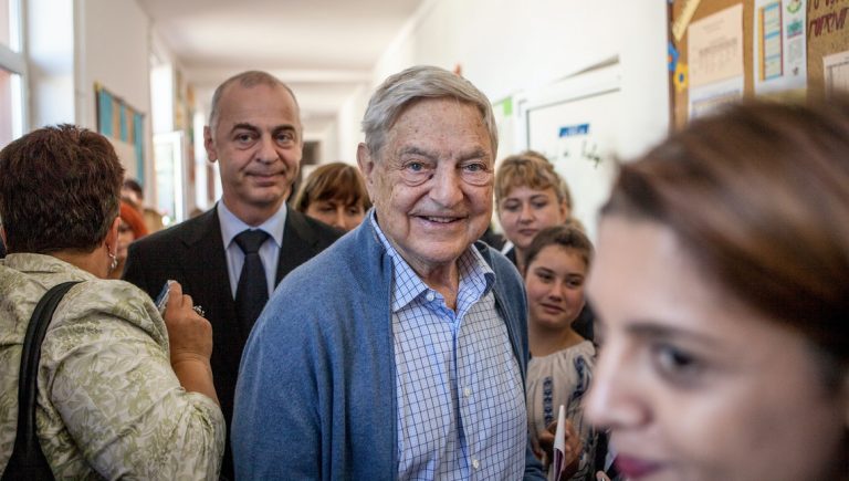 O organizaţie nonprofit, finanţată de miliardarul George Soros, a donat discret 140 de milioane de dolari unor cauze politice, în 2021