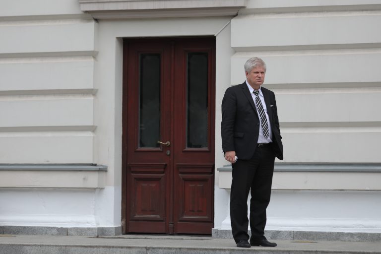 „Mătușa Tamara” s-a reîncarnat. Menajera prin care Tudorache este acuzat că ar fi luat șpăgile este, de fapt, mătușa fostei soții