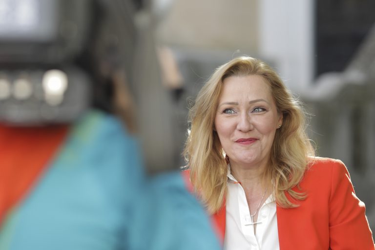 Elena Lasconi, primăriță în Câmpulung Muscel: Spitalul nostru nu va mai putea asigura urgenţele chirurgicale, naşterile, după ora 15:00 şi mai ales naşterile Covid