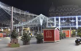 Târgul de Crăciun din Craiova, închis de DSP în mai puțin de o oră de la deschidere