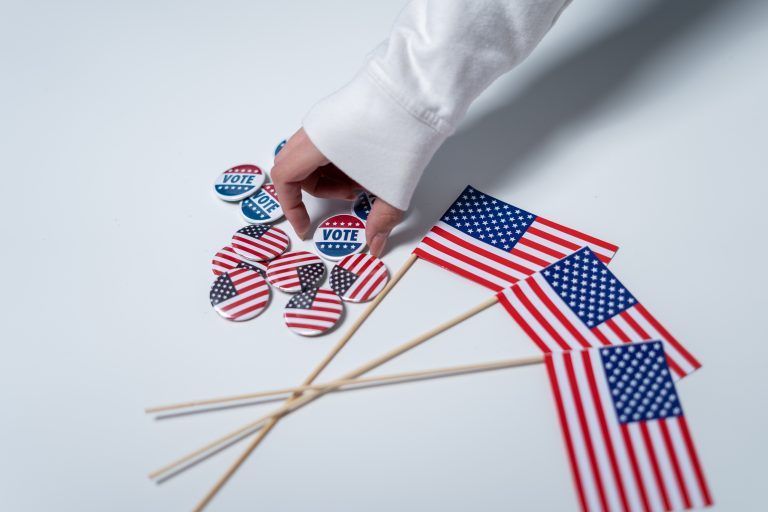 Sondaj: Din disperare și dezamăgire față de politică, tinerii americani sunt mai conservatori înaintea alegerilor