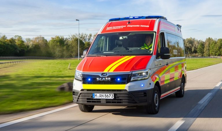 MAN prezintă noile laboratoare de testare mobile pentru efectuarea de teste rapide PCR
