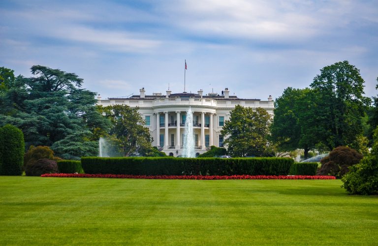 AFP: Washingtonul va cheltui şase miliarde de dolari destinaţi Ucrainei înainte de venirea lui Trump la putere