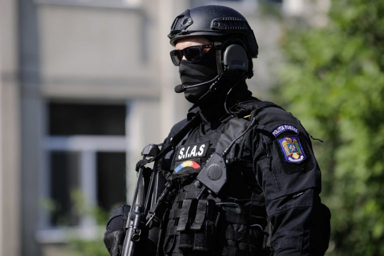Descinderi ale procurorilor în București și Ilfov: Suspiciuni legate măști cu certificate de conformitate nereale
