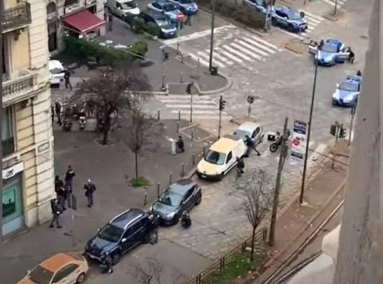 VIDEO | Jaf ca-n filme la Milano: Un grup de infractori a jefuit o bancă intrând prin sistemul de canalizare