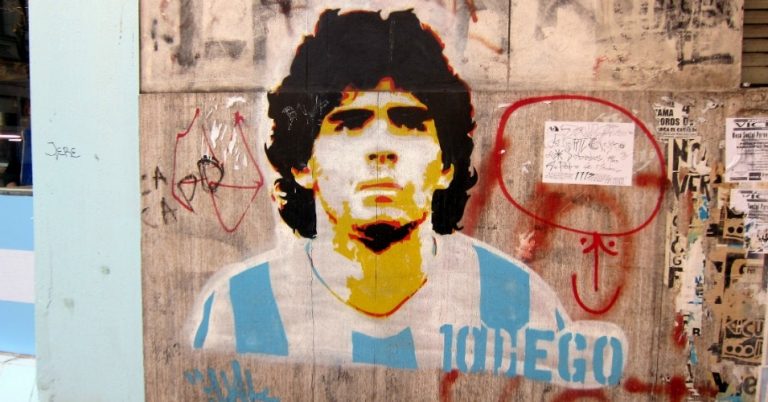 Raportul Comisiei de experţi privind moartea lui Maradona: A agonizat, fiind abandondat de îngrijitorii săi