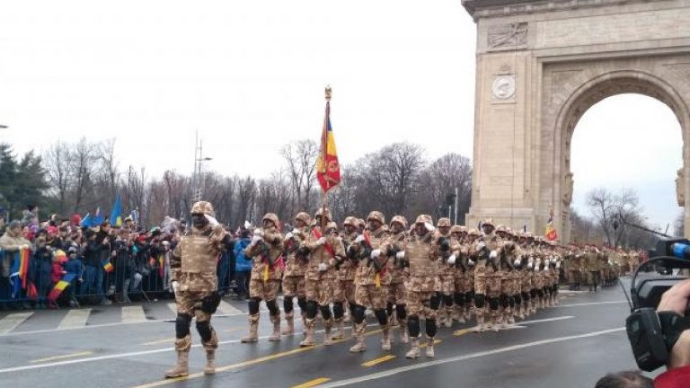 Parada militară de 1 decembrie, organizată fără participarea publicului. Ceremonia de Ziua Naţională de la Arcul de Triumf, cu maxim 400 de persoane