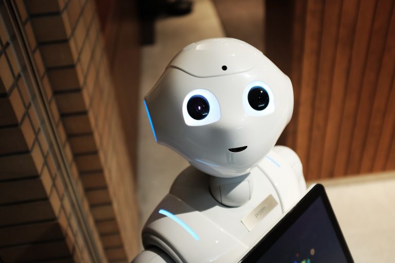 Învățare distractivă cu roboți – noul trend în cursurile de programare pentru copii