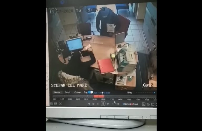 VIDEO | Momentul jafului bancar din fața Poliției Române