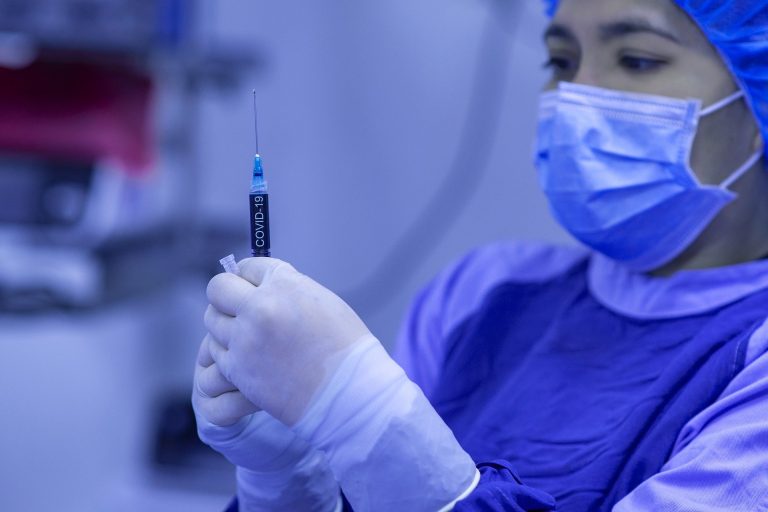 O tânără de 28 de ani cu COVID a murit după ce a născut, la Galați