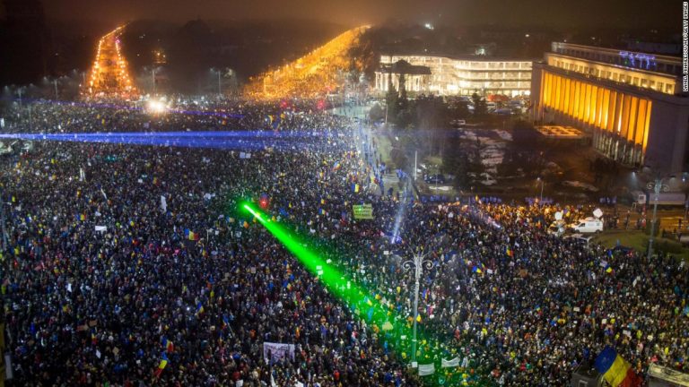 Cu Revoluția nu ne vom mai întâlni prea curând. Votați evoluția!