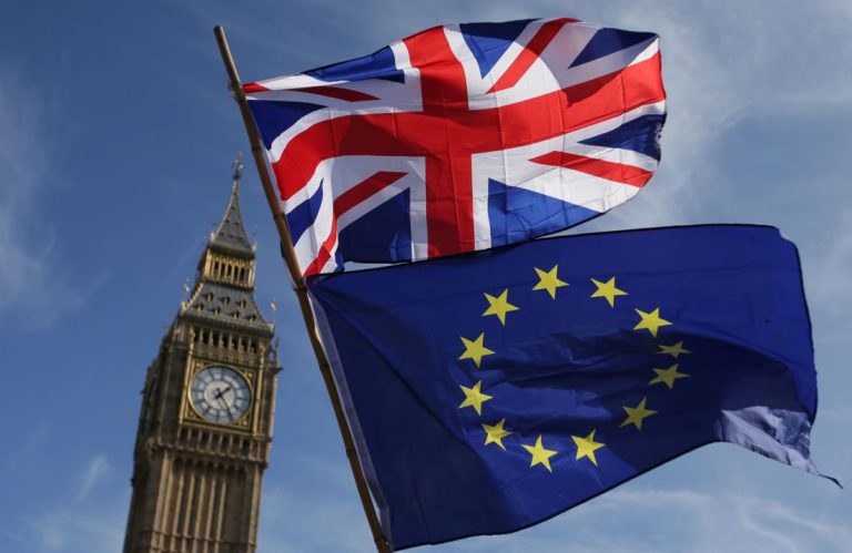 Moment istoric: Regatul Unit şi Uniunea Europeană au ajuns la un acord comercial privind Brexit-ul