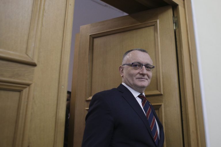 Sorin Cîmpeanu: Sindicatele nu susțin obligativitatea vaccinării