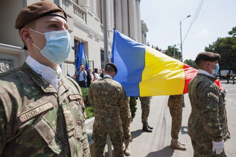 Facilităţi pentru soldaţii şi gradaţii Armatei României, acordate prin OUG