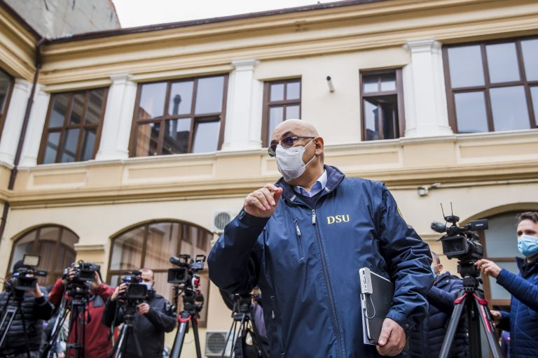 Arafat: Cu cât ne dorim să ajungem mai repede la normalitate, cu atât trebuie să îndrumăm spre vaccinare