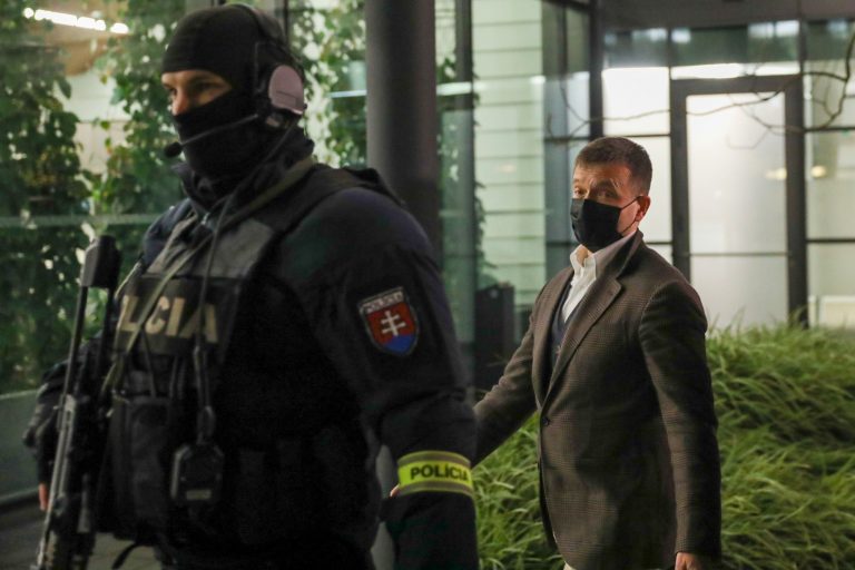 Boss of Romanian ‘Sensiblu’ pharmacy chain arrested in Slovakia after company offices raided on ‘corruption charges’