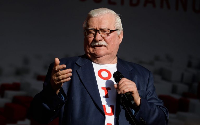 Lech Walesa, fost președinte și simbol al luptei anticomuniste din Polonia anilor 80: Sunt falit. Nimeni nu va primi cadouri din partea mea anul acesta