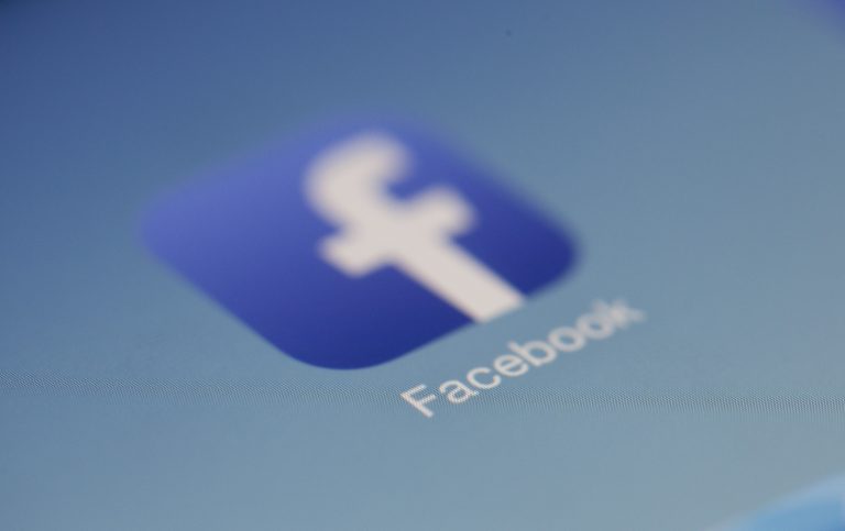 Facebook în vizorul autorităţilor pentru concurenţă din UE şi Marea Britanie pentru utilizarea datelor din publicitate