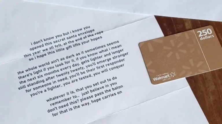 „Am plâns toată dimineața”. Sute de carduri-cadou au fost oferite de un Moş Crăciun anonim în Canada