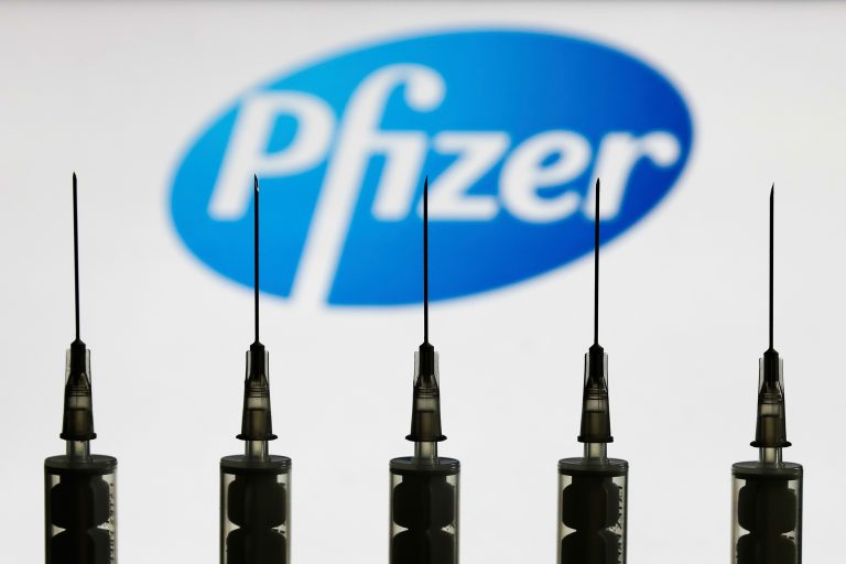 Comisia Europeană a autorizat versiunea actualizată a vaccinului anti-COVID-19 dezvoltat de Pfizer-BioNTech