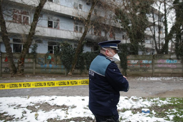 Trei medici de la „Matei Balș” au avut nevoie de asistență medicală, după ce s-au intoxicat cu fum