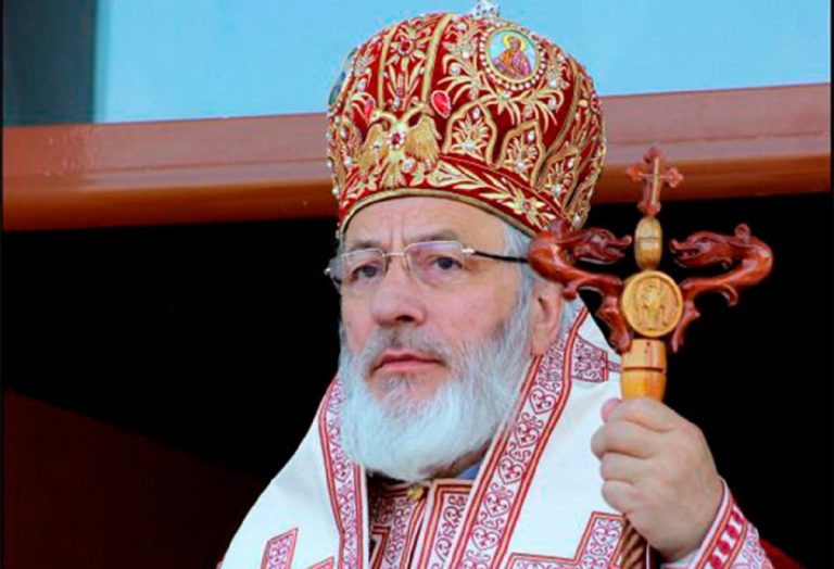 Arhiepiscopul Argeşului şi Muscelului, Calinic, se vaccinează anti-COVID: Să respectăm cele ce duc spre sănătatea noastră şi să ne punem nădejdea în Domnul Dumnezeu şi în priceperea specialiştilor întru ale sănătăţii