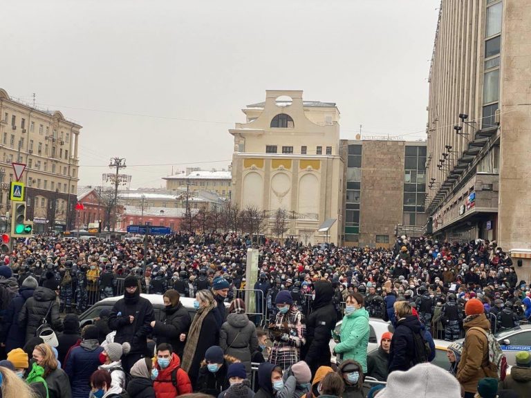 VIDEO | Arestări în masă la manifestaţiile pro-Navalnîi. Val de proteste la -50 de grade în Siberia
