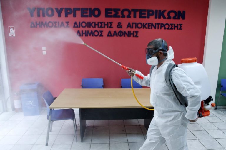 Grecia, în alertă după ce a fost raportat primul caz de infectare cu varianta sud-africană a coronavirusului