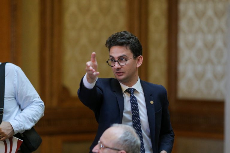 Șeful Comisiei de Cultură, Iulian Bulai (USR PLUS): Conducerile TVR și SRR trebuie să plece