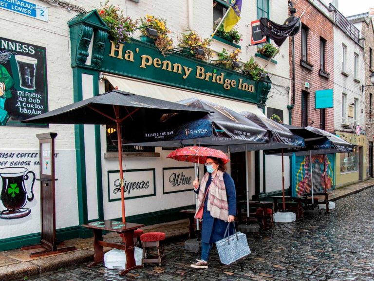 Irlanda prelungeşte al treilea lockdown şi instituie carantină obligatorie