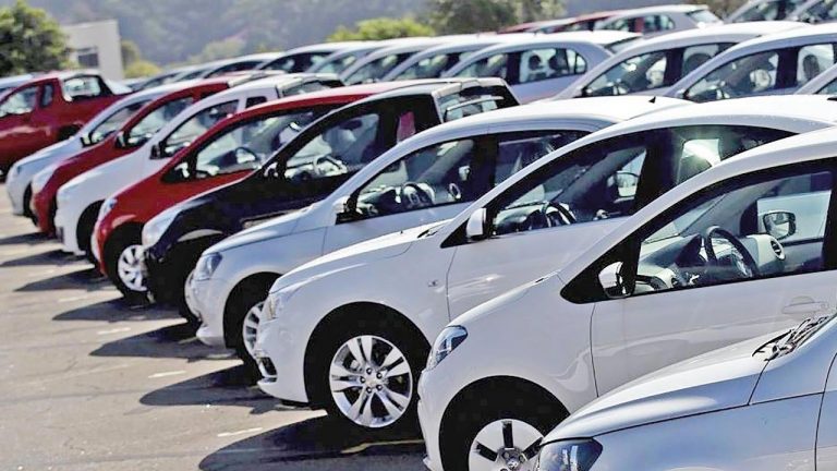 Liderii Germaniei, Italiei şi Cehiei cer Comisiei Europene să renunţe la penalizarea producătorilor auto pentru emisiile de CO2 în 2025