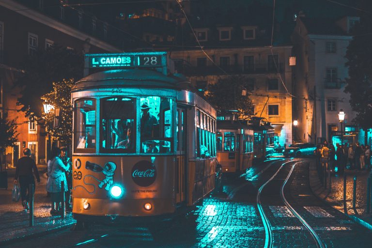 Recorduri de infectări şi decese în Portugalia. Răspândire rapidă a tulpinii britanice