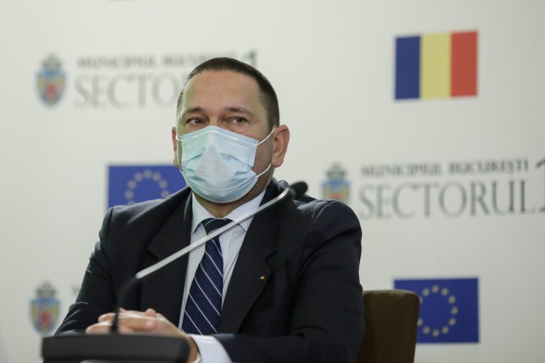 Berbeceanu îl face şi pe Voiculescu responsabil de relaxarea restricţiilor: Acea HG a fost semnată chiar de ministrul Sănătăţii