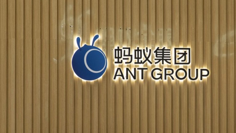 China strânge și mai mult șurubul. Vrea să impună giganţilor tehnologici, precum Ant, să pună la dispoziţia autorităţilor date privind împrumuturile de consum