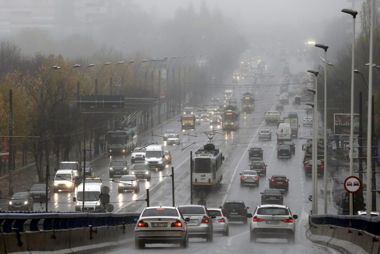 Poluare în Capitală în noaptea de vineri spre sâmbătă: Traficul a participat semnificativ la creșterea concentrațiilor de PM10