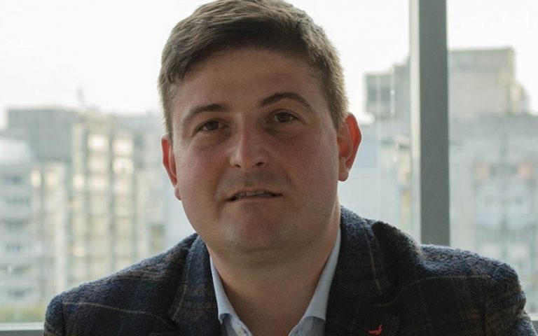 Stelian Ion şi-a delegat atribuţiile către secretarul de stat Alexandru Dimitriu, fost concurent la „Vara ispitelor” şi apropiat de Gheorghe Piperea