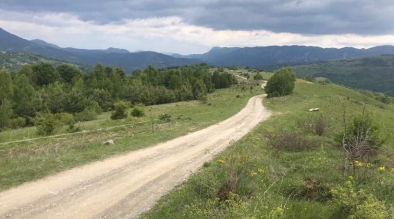 FOTO VIDEO | Se lucrează la o nouă șosea turistică spectaculoasă, de munte, în România