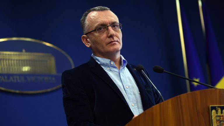 USR depune moţiune simplă împotriva ministrului Educaţiei, Sorin Cîmpeanu