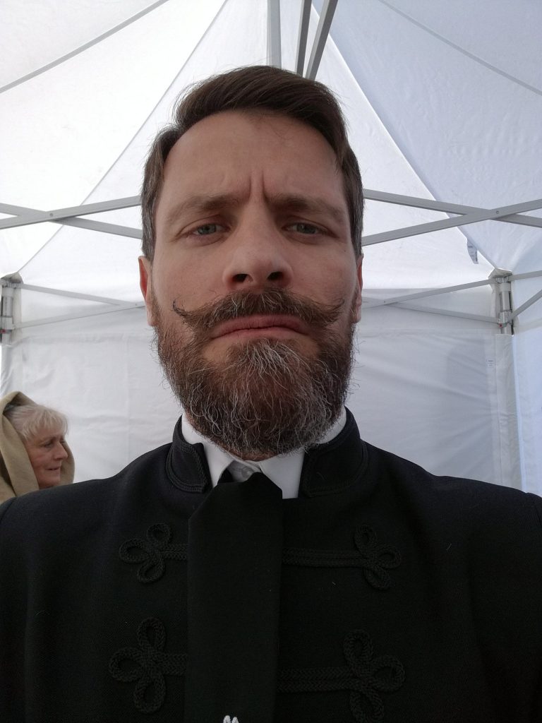 Actor cu apariții în multe reclame TV, arestat ca violator în serie