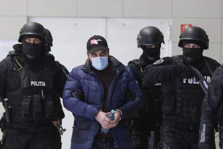 Fiul lui Sile Cămătaru, aflat pe lista “Most Wanted” a Poliţiei Române, adus din Germania