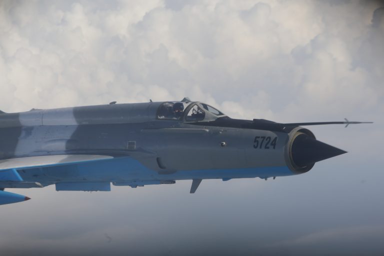 MApN: Avioanele MiG-21 LanceR, blocate la sol după un incident de zbor