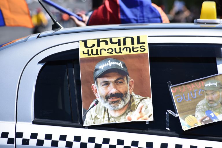 SUA cer armatei armene să nu se amestece, după ce premierul a denunțat o tentativă de lovitură de stat