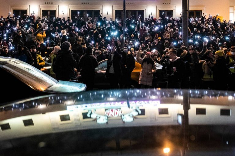 Protest al luminilor organizat de susţinătorii lui Navalnîi de Ziua Îndrăgostiţilor