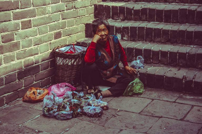 Narcisism economic. Xi Jinping se laudă cu „miracolul” chinezesc în lupta împotriva sărăciei