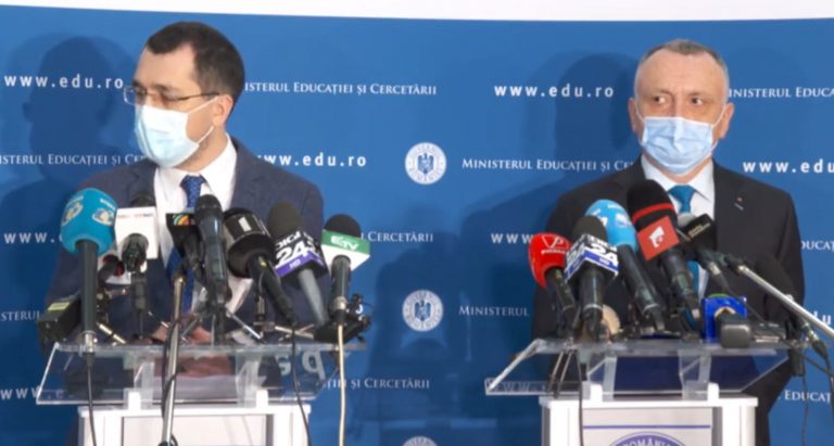 Detalii importante înainte de revenirea la școală. Cîmpeanu: „Fără rabat de la portul măştii”. Voiculescu: „Sunt reguli simple pentru părinţi”