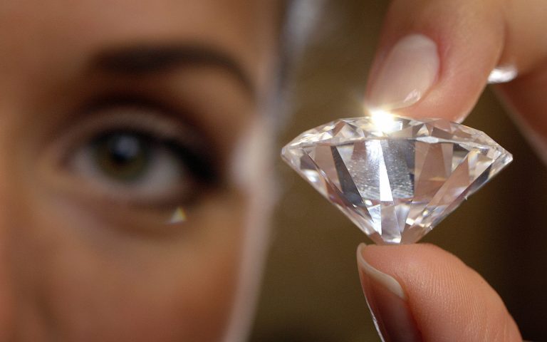 Jaf ca în filme la Barcelona, comis de o bandă de români și sârbi. Au reuşit să fure un diamant de 15 milioane de euro