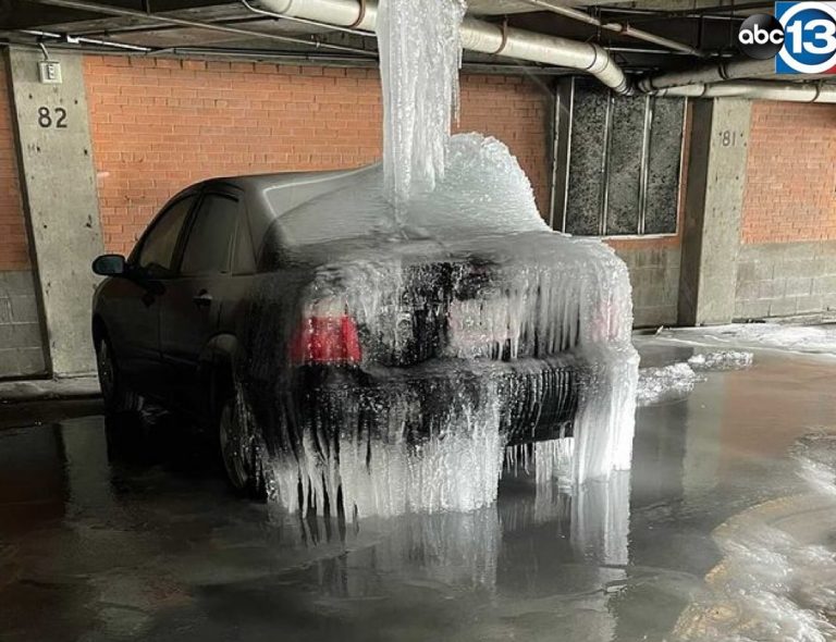 FOTO-VIDEO | Horror climatic în Texas. Valul de frig a provocat pene majore de curent, iar milioane de oameni îngheață în case