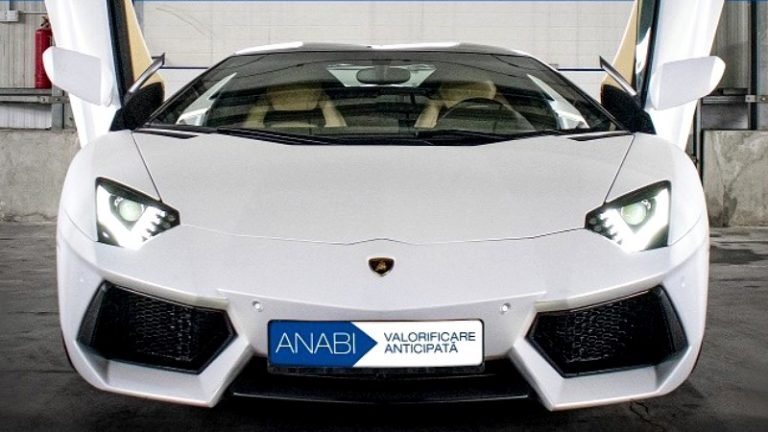 ANABI vinde un Lamborghini Aventador, confiscat de la proxeneţi